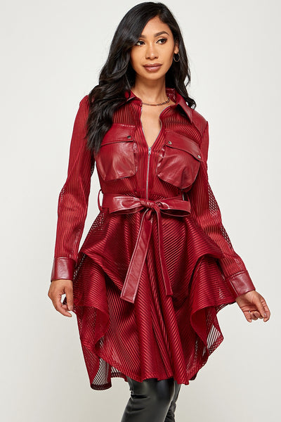 Gabardina transparencia y vinipiel