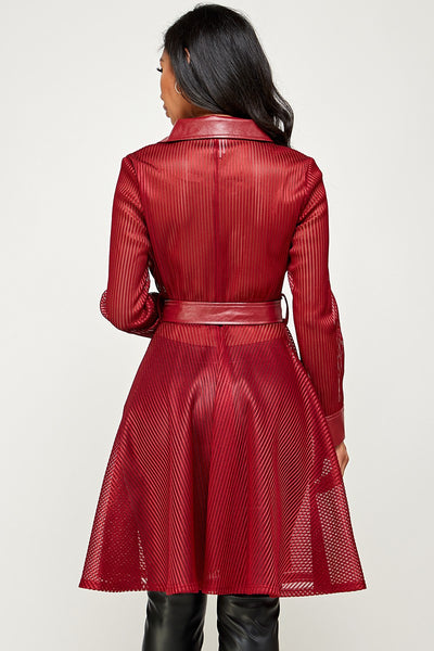 Gabardina transparencia y vinipiel