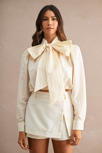 Blusa corta cinta cuello