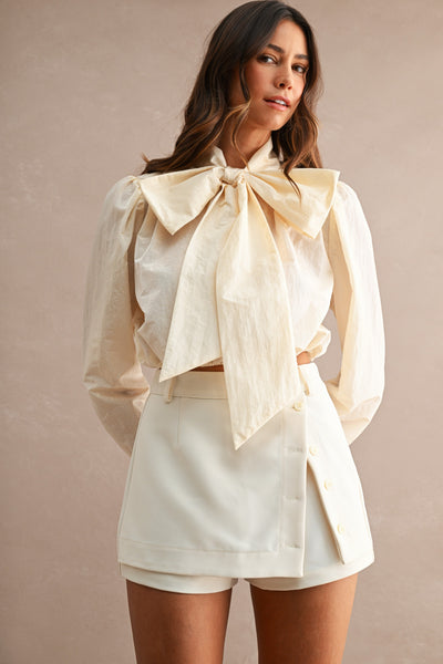 Blusa corta cinta cuello