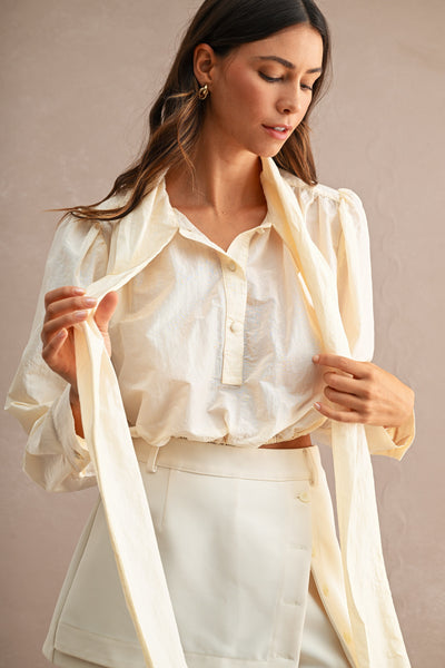 Blusa corta cinta cuello