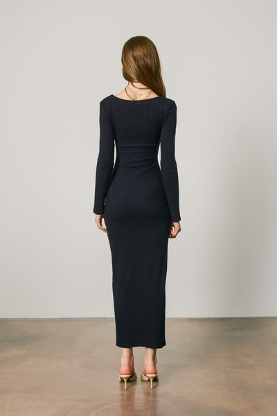 Vestido midi de punto acanalado con cuello cuadrado