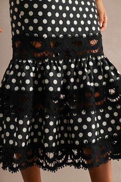 Vestido midi con corte sirena