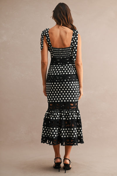 Vestido midi con corte sirena