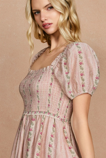 Vestido mini con flores